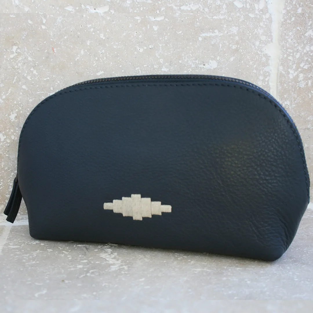 Brillo Cosmetic Bag - Navy/Cream by Pampeano